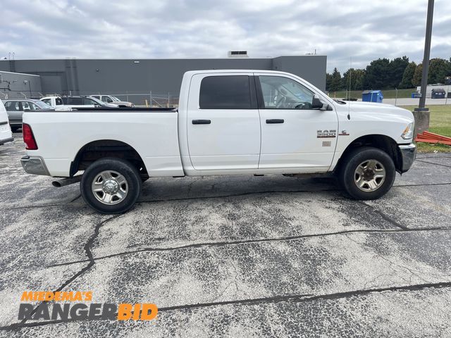 Lot 30-10657 - 2015 Ram 3500 Crew Cab Short Box Pickup Truck 4x4 2015 Dodge Ran 3500 with Cummins engine. Transmiss...