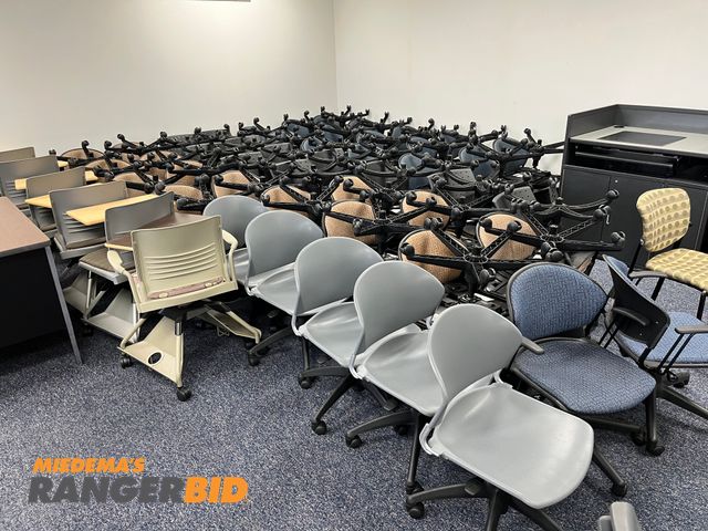 Lot 30-497 - Large quantity of swivel task chairs Buyer is responsible for removal