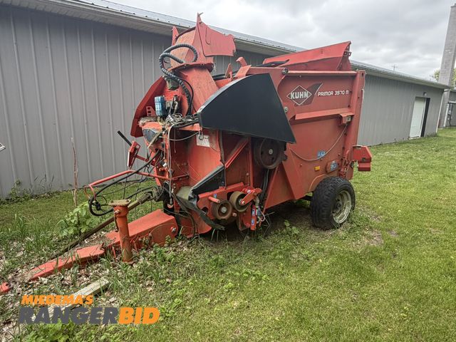 Lot 30-1003 - Kuhn Primor 3570M Straw Blower / Feeder