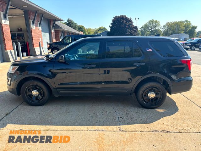 Lot 30-1515 - 2017 Ford Explorer SUV AWD