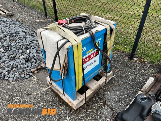 Lot 30-2593 - Exide ES3-12-680 System 3000 electric forklift charger