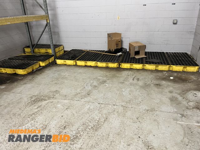 Lot 30-4510 - Eagle Spill Containment Platforms