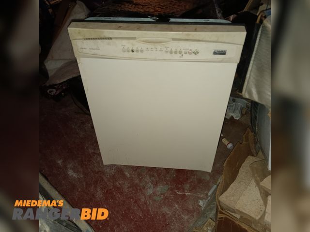 Lot 30-10166 - Electric Geranl electric Ge Dishwasher General electric dishwasher. White with clean surface with no...