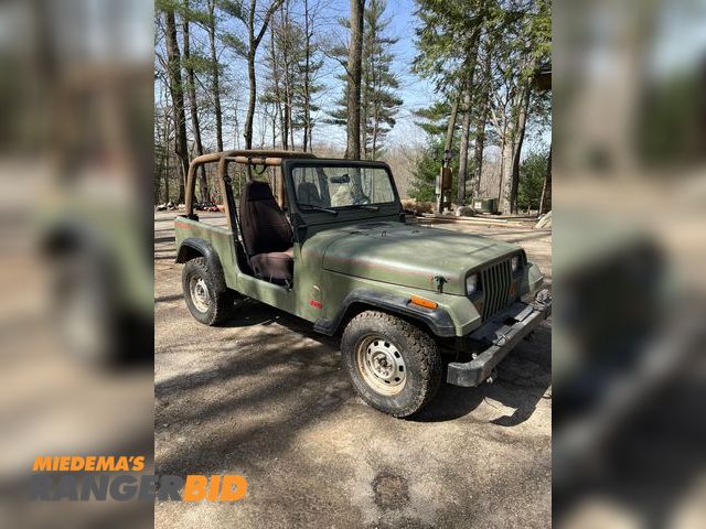 Lot 30-0 - 1992 Jeep Wrangler YJ Sahara 4x4