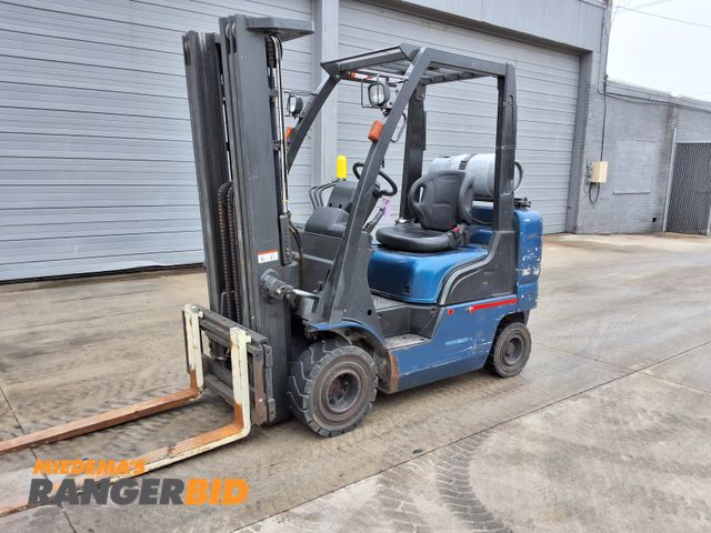 Lot 30-226 - 2005 Nissan 5,000lbs Capacity Mini Pneumatic Forklift - See Video for Operation