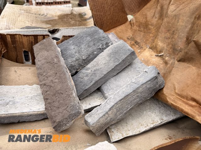 Lot 30-3401 - Terra Cut Flats Cultured Stone - Slate Approximately 800sq ft
