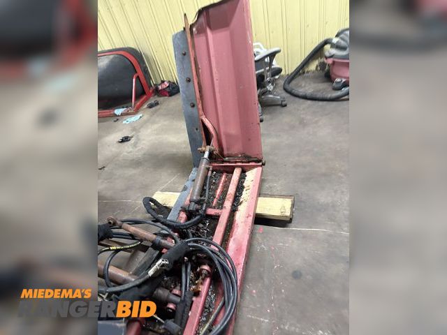 Lot 30-10725 - MAST 16' Swing wing snow plow.  Great for pick up trucks or tractors