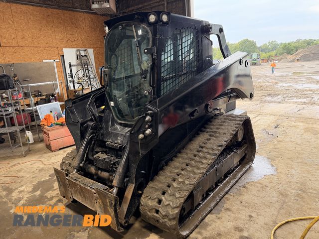 Lot 30-3284 - 2018 John Deere 333G Track Loader / Skid Steer