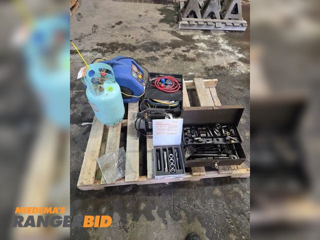 Lot 30-1275 - AC Recovery Kit with Vacuum Pump, Gauges, and Heli Coil Kit