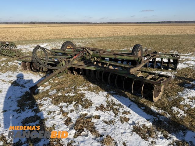 Lot 30-1325 - John Deere 15' Disc