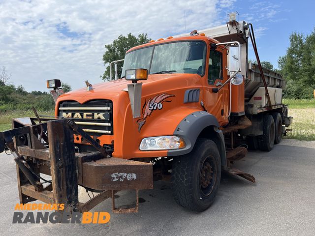Lot 30-1518 - 2009 Mack GU800 Granite 6X4 Dump Truck
