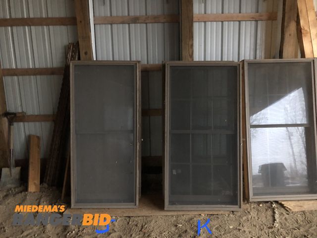 Lot 30-27J - (2) Double hung 3'x5' windows.   Removed from residence, great deer blind, shop or polebarn windows,...