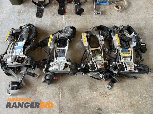 Lot 30-3538 - 4 Scott Air Pack holders, Not expired.