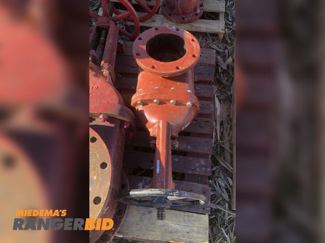 Lot 30-27C - 1 8" NSF Kennedy Valve Part # 442445P flanged gate valve, new, stamped AWWA 250 W see photo's.  
Sel...