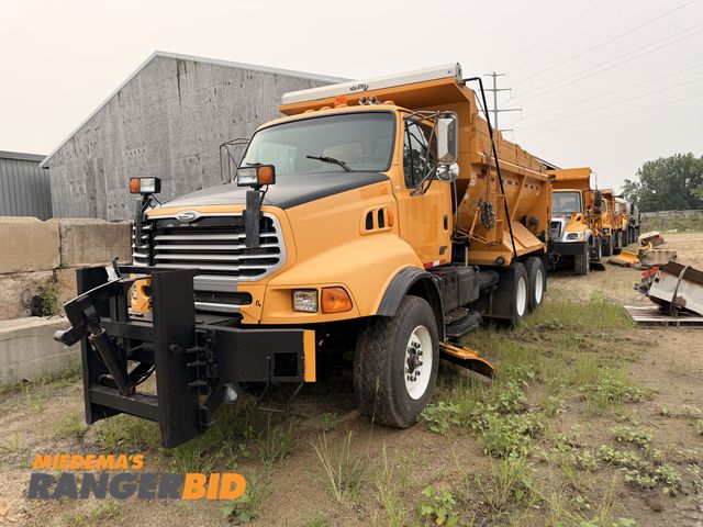 Lot 30-3512 - 2001 Sterling 6x4 Dump Truck