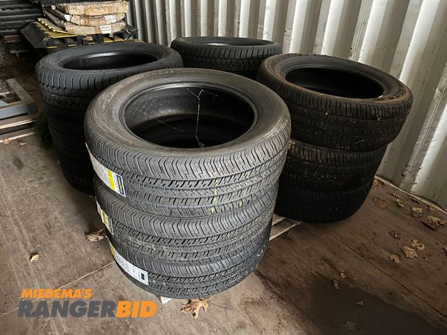 Lot 30-447 - (12) Good Year Eagle RS-A 225/60R18 Tires