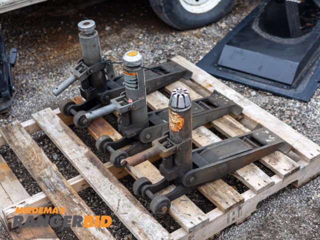 Lot 30-10430 - Forklift Jacks.  as is worked when removed from service last year.  Current status unknown.