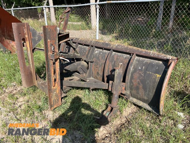 Lot 30-679 - Root 2-Way Front Plow Municipality owned, Seller will load.