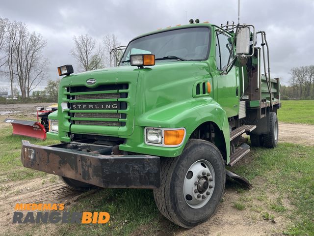 Lot 30-4714 - 2006 Sterling L8500 4X2 Dump Truck