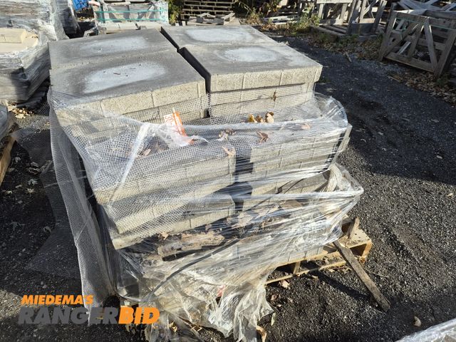 Lot 30-1294 - Belgard Pavers, approx. 75 sq. ft