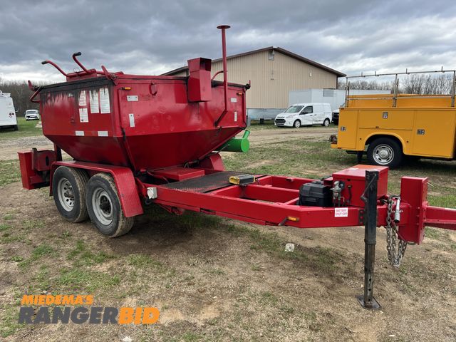 Lot 30-4198 - Falcon Tandem Axle Hot Patch Box Specialty Equipment