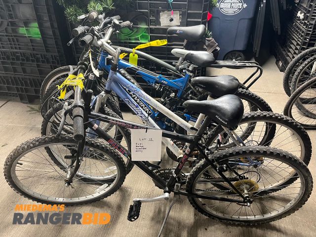 Lot 30-10275 - (4) Lot of (4) Bikes Bicycle / Mountain bike