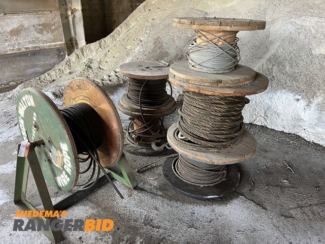 Lot 30-2345 - (5) Spools of wire / Cable (see pics for sizes