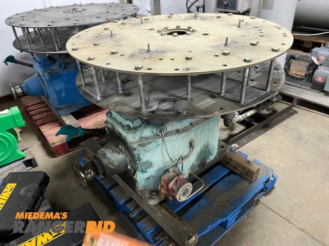 Lot 30-2639 - Amarillo Gearbox GEARBOX,RIGHT ANGLE,MODEL 1110,double reduction 11:1