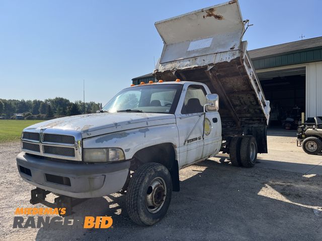 Lot 30-1852 - 1996 Dodge Ram 3500 Regular Cab Dump Bed Pickup Truck RWD