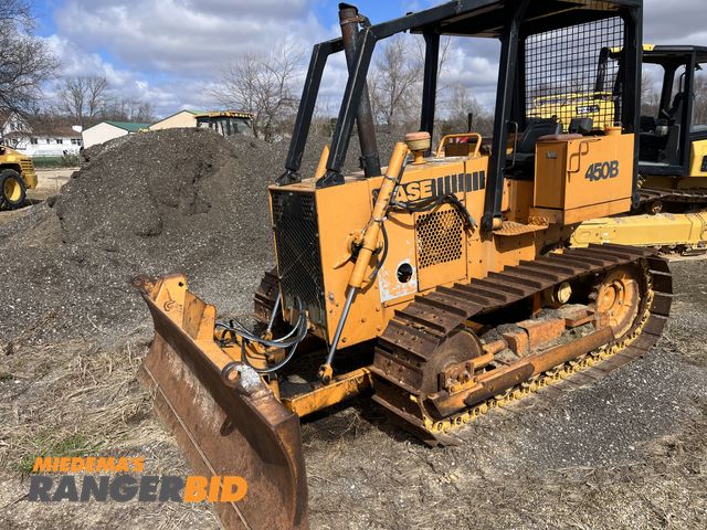 Lot 30-2088 - 1981 Case 450B Dozer