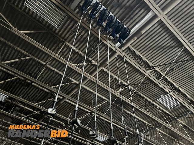 Lot 30-4515 - 4 sets Grease &amp; Oil Hose Reels with Nozzles and hoses