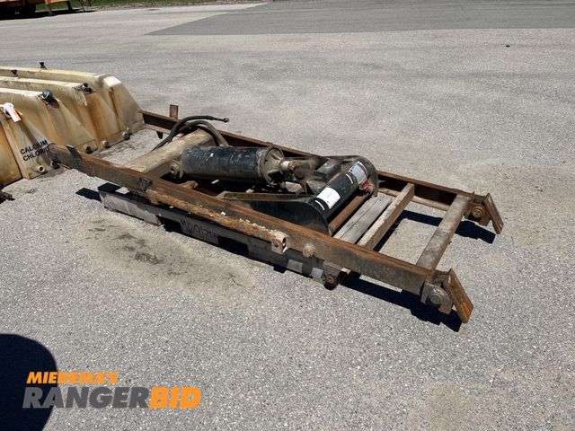 Lot 30-143 - Dump Frame with Cylinder