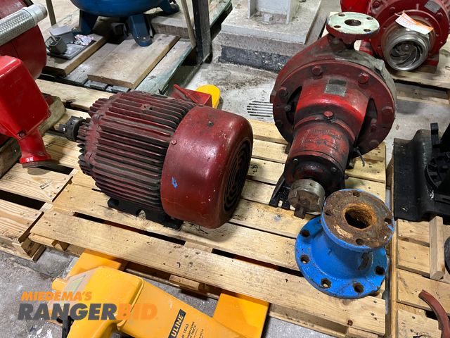 Lot 30-521 - Everything on this pallet inluding 20HP Electric motor