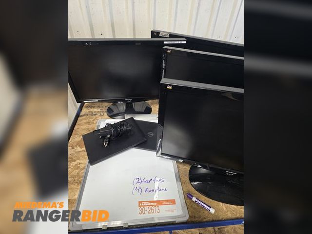 Lot 30-2673 - 2 Laptops 4 Monitors