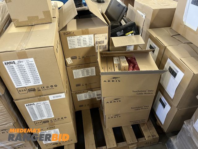 Lot 30-904 - Arris 822's and 820's Modems