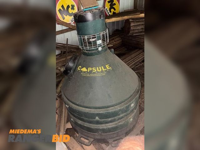 Lot 30-10580 - 1 Capsule Game feeder
