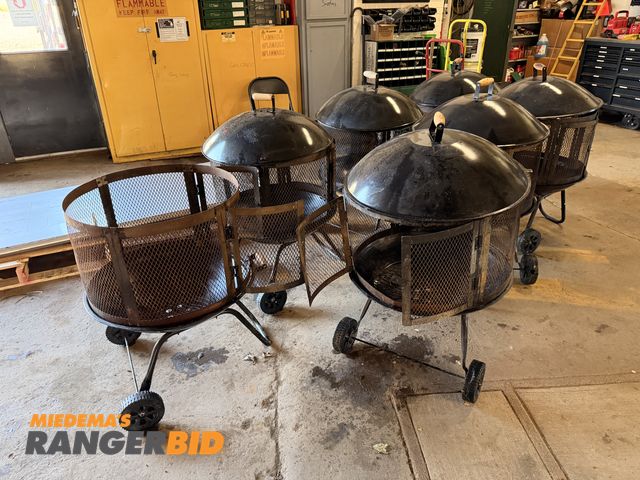 Lot 30-3679 - 7 Portable Fire Pits Metal