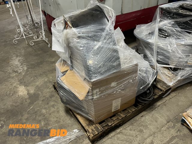 Lot 30-1670 - Webasto heater parts