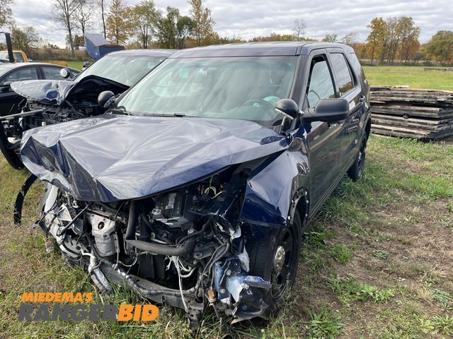 Lot 30-2464 - 2016 Ford Explorer Police SUV 4x4