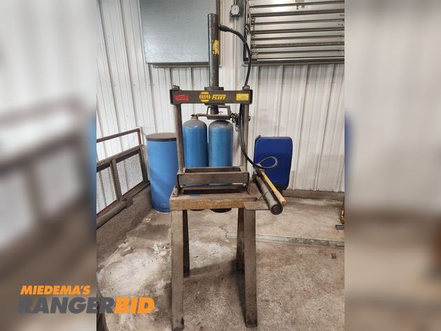 Lot 30-1206 - Napa Fleet Shop Press - Model #91-615, Working Condition
