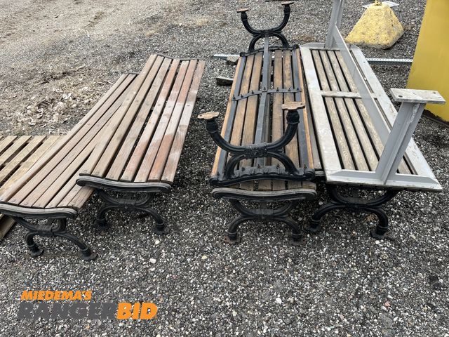 Lot 30-4443 - Lot of 6 benches