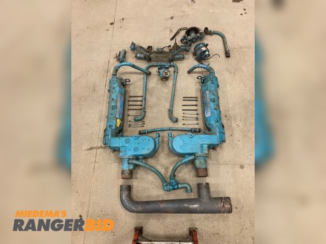 Lot 30-3402 - Chris Craft 427L25 Exhaust Manifolds from Ford 427 Came off 1967 41'. Comes with all the plumbing and brackets shown.