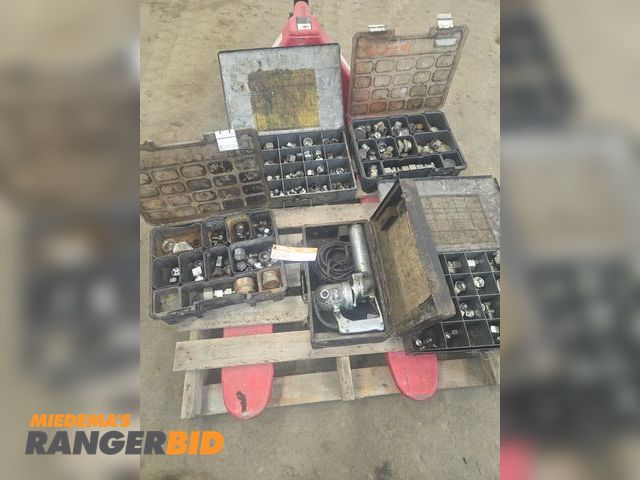 Lot 30-4821 - Misc flat face, jic, british caps/plugs, electric hammer drill