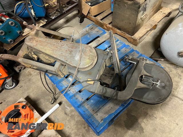 Lot 30-2221 - Delta Band Saw Electric Powered