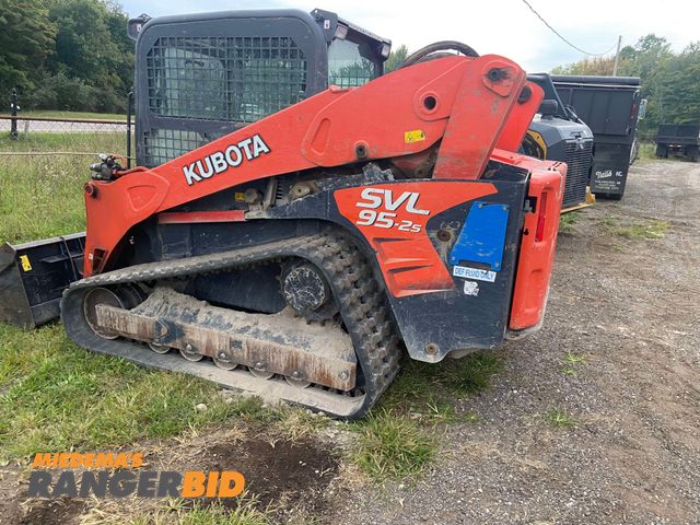 Lot 30-10055 - 2019 Kubota  95-2S Skid Steer 2019 Kubota SVL 95 hp newer tracks,