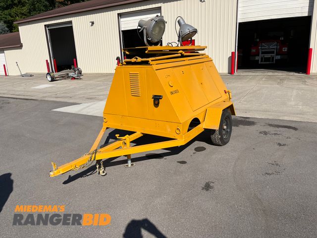 Lot 30-2935 - Stewart Avionics NF-2 Portable Light Tower