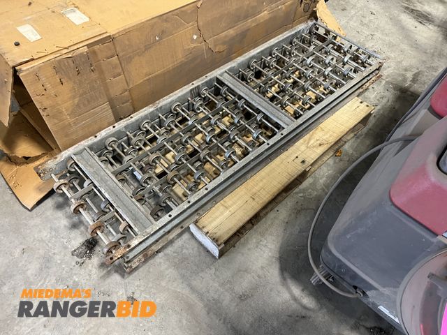 Lot 30-1814 - Portable Skatewheel Gravity Conveyor (2) sections 10' total length