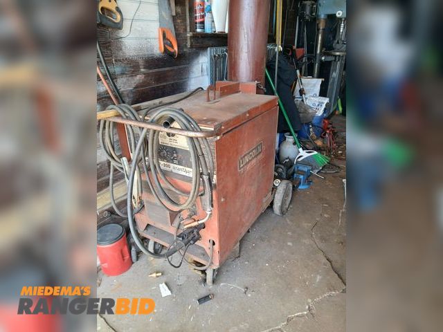 Lot 30-10359 - Lincoln Idealarc TIG SP200 Mig Welder Electric Powered Single Phase Does not come with tank, Seller ...
