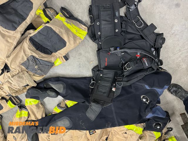 Lot 30-2871 - SCUBA BCD, Drysuit, Large.