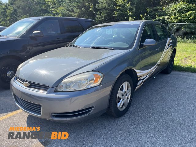 Lot 30-723 - 2008 Chevrolet Impala with a 3.9L V6 engine. Police with 144,604 miles Sedan FWD